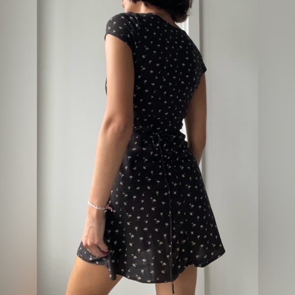 American Eagle AE Summer Flower Tie-Up Mini Dress - Picture 2 of 2